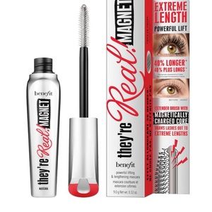 Benefit they’re real magnet lengthening mascara. NEW in box never opened. Black